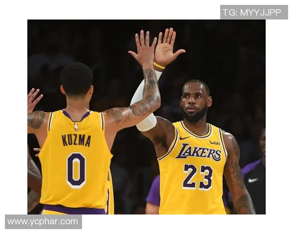 湖人队与国网球队激战正酣谁将赢得这场篮球盛宴的最终胜利